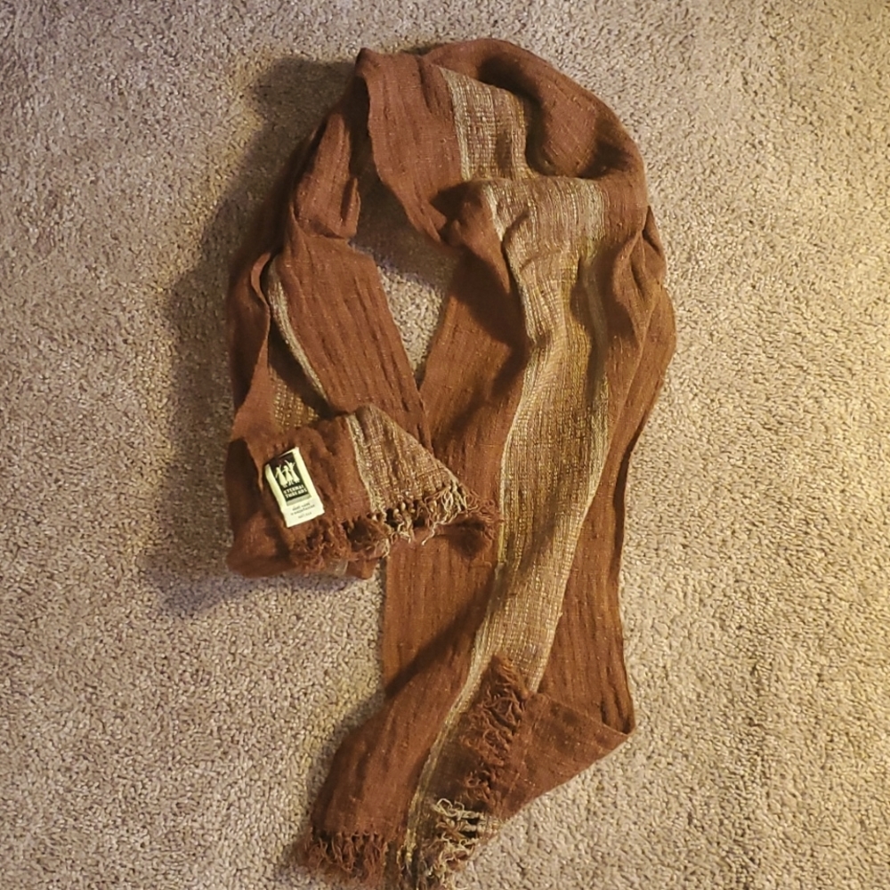 ETERNAL THREADS Brown Scarf